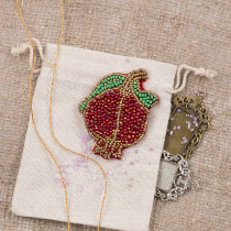 " Klart" набор для вышивания 10- 001 " Брошь. Гранат" 